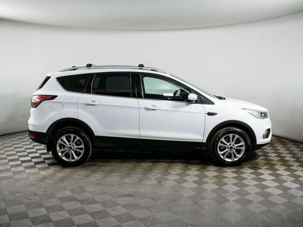 Ford Kuga с пробегом — 2017 год. Фото: #3
