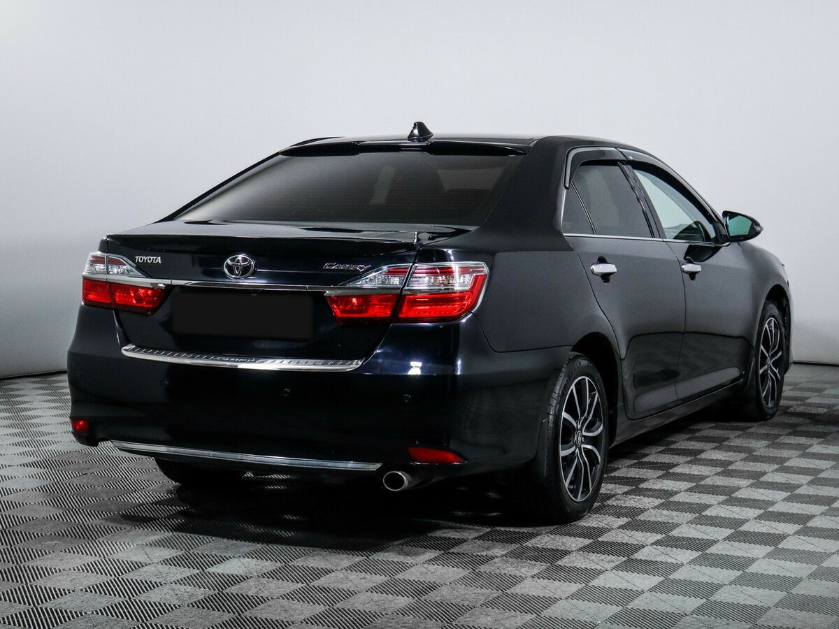 Toyota Camry с пробегом — 2016 год. Фото: #3