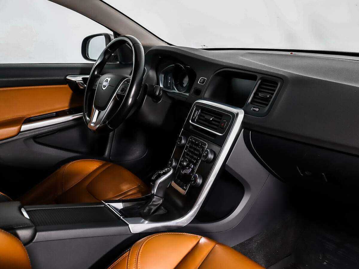 Volvo S60 с пробегом — 2014 год. Фото: #11