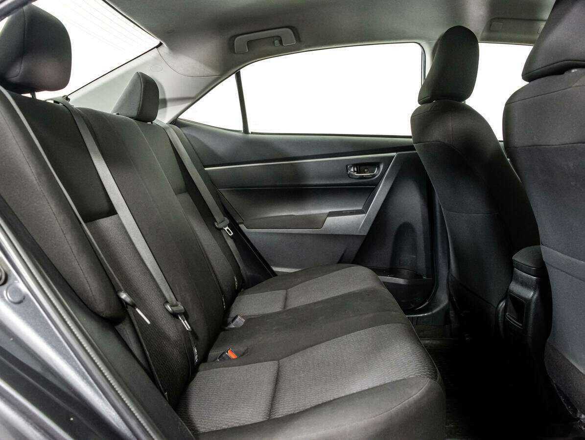 Toyota Corolla с пробегом — 2014 год. Фото: #11