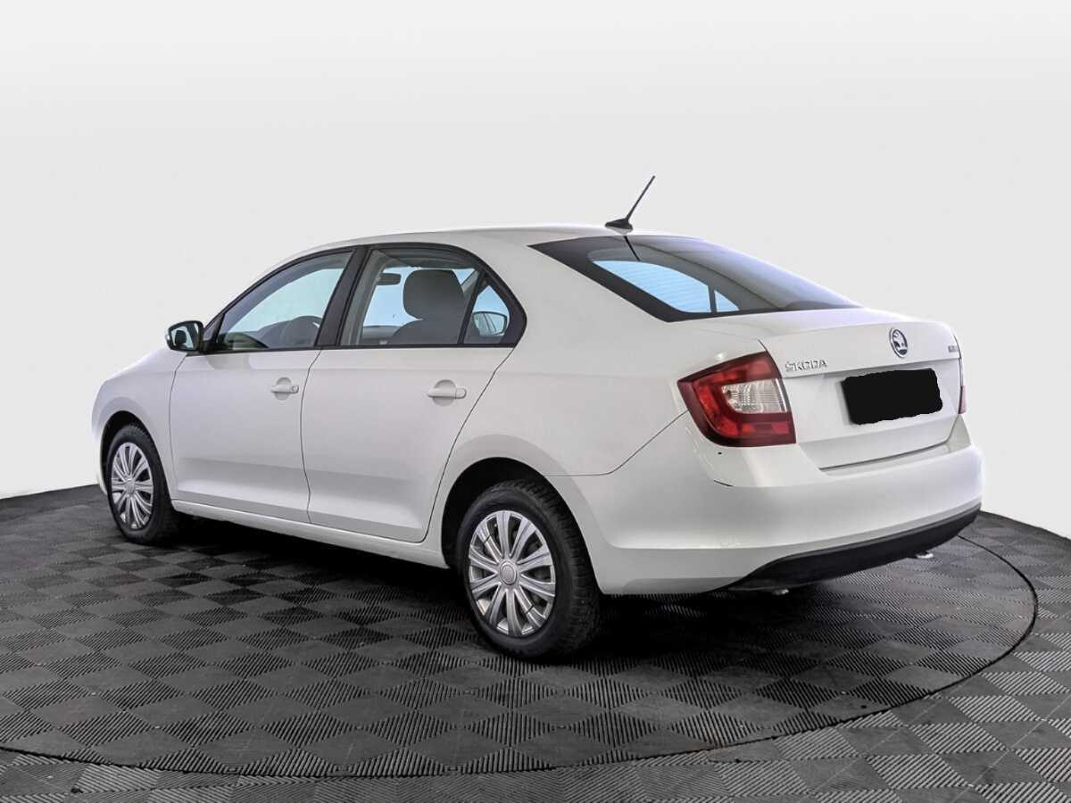Skoda Rapid с пробегом — 2019 год. Фото: #6