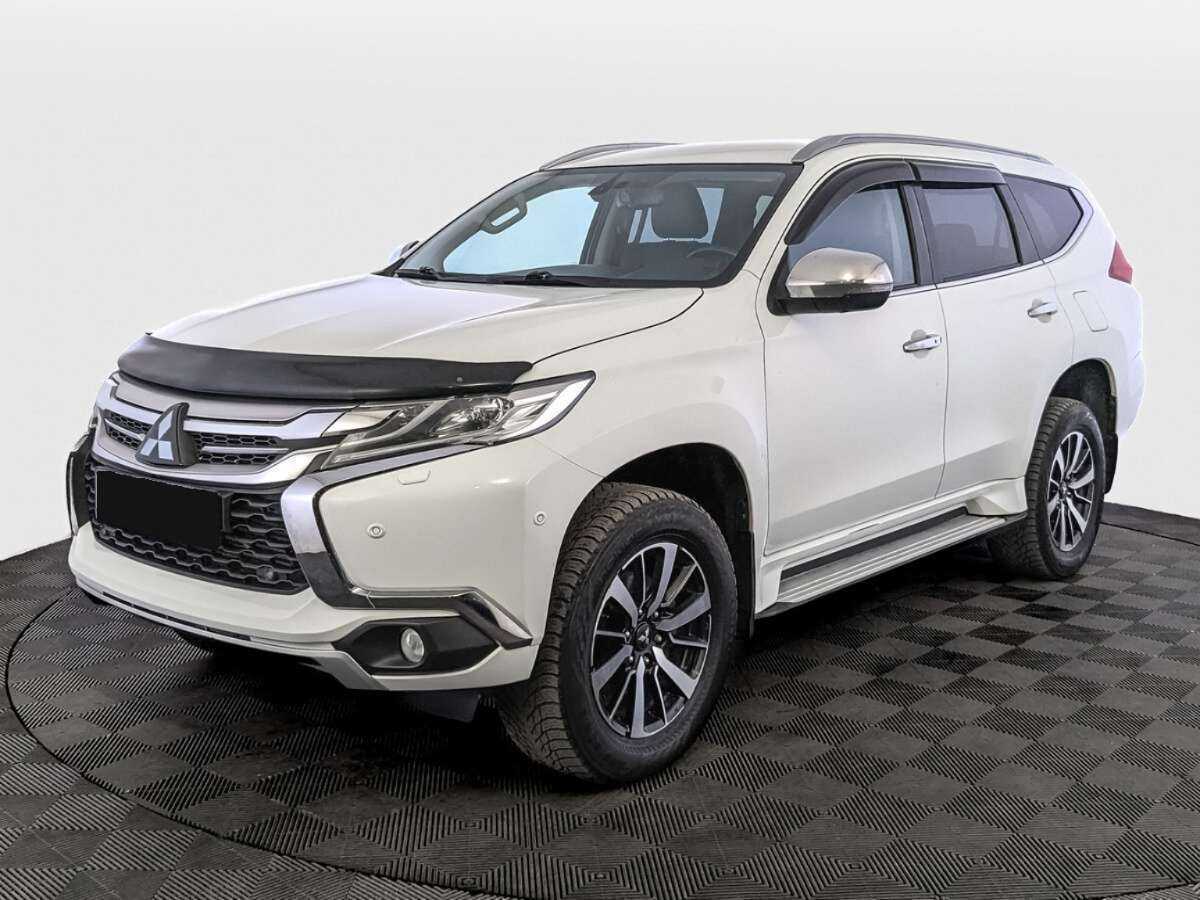 Mitsubishi Pajero Sport с пробегом — 2017 год. Фото: #0