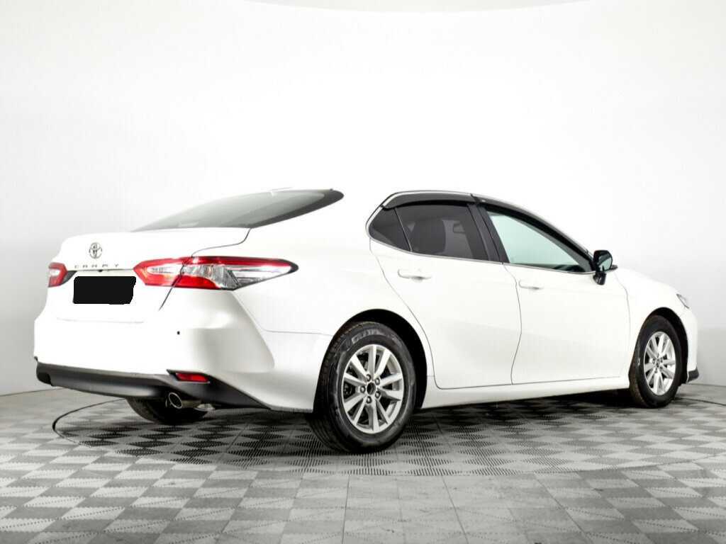 Toyota Camry с пробегом — 2018 год. Фото: #3