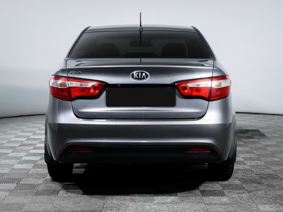 Kia Rio с пробегом — 2013 год. Фото: #4