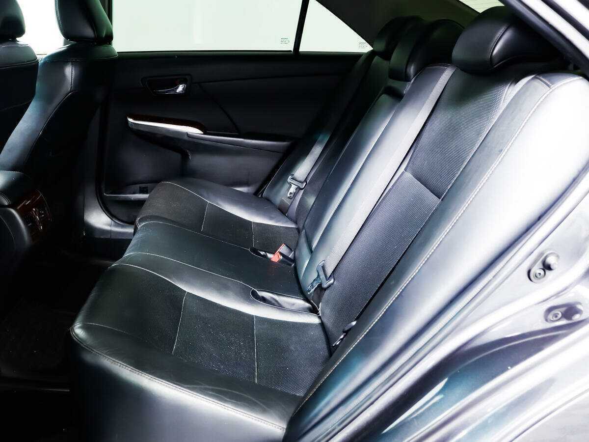 Toyota Camry с пробегом — 2012 год. Фото: #9