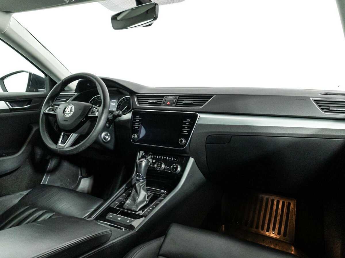 Skoda Superb с пробегом — 2019 год. Фото: #8