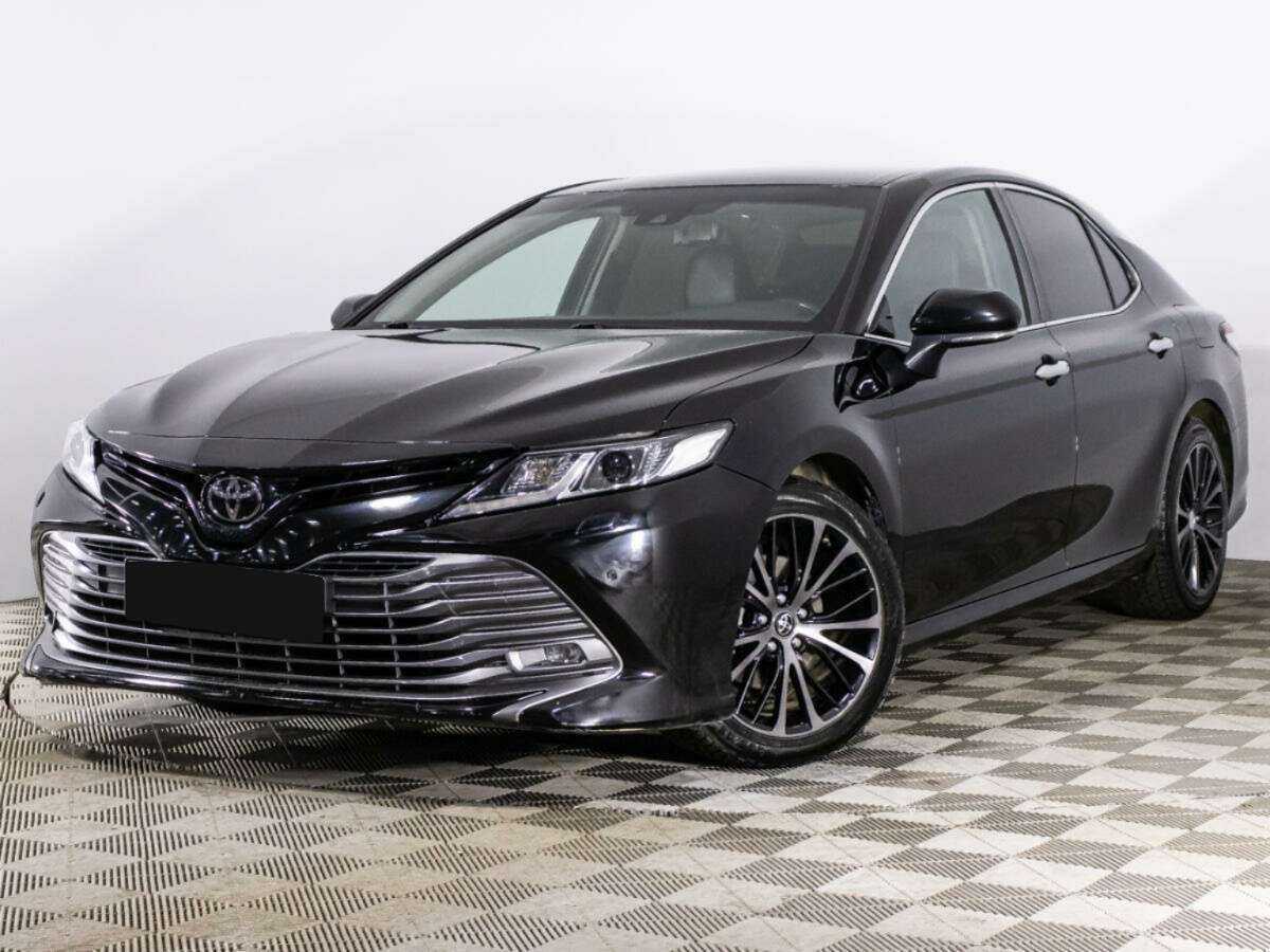 Toyota Camry с пробегом — 2018 год. Посмотреть фото