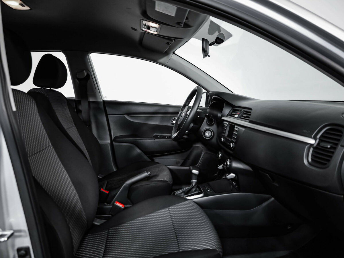 Kia Rio с пробегом — 2020 год. Фото: #18