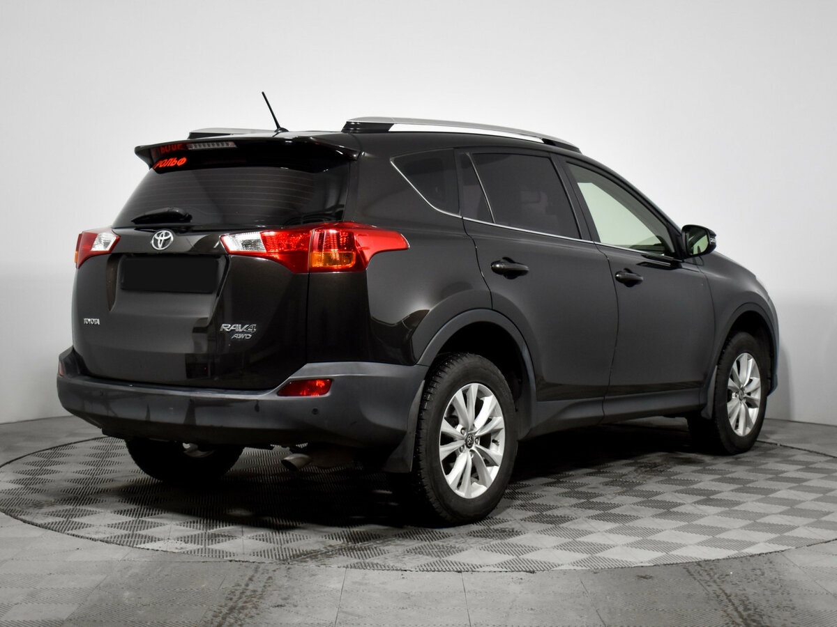 Toyota RAV4 с пробегом — 2014 год. Фото: #4