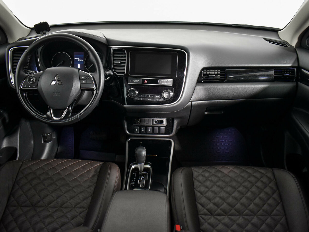 Mitsubishi Outlander с пробегом — 2019 год. Фото: #9