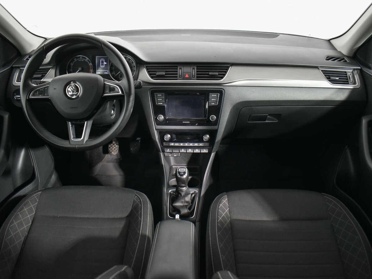 Skoda Rapid с пробегом — 2017 год. Фото: #12