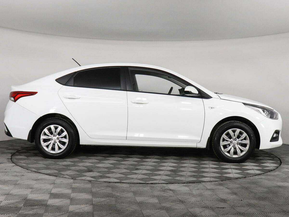 Hyundai Solaris с пробегом — 2018 год. Фото: #3