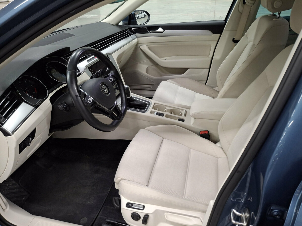 Volkswagen Passat с пробегом — 2018 год. Фото: #14