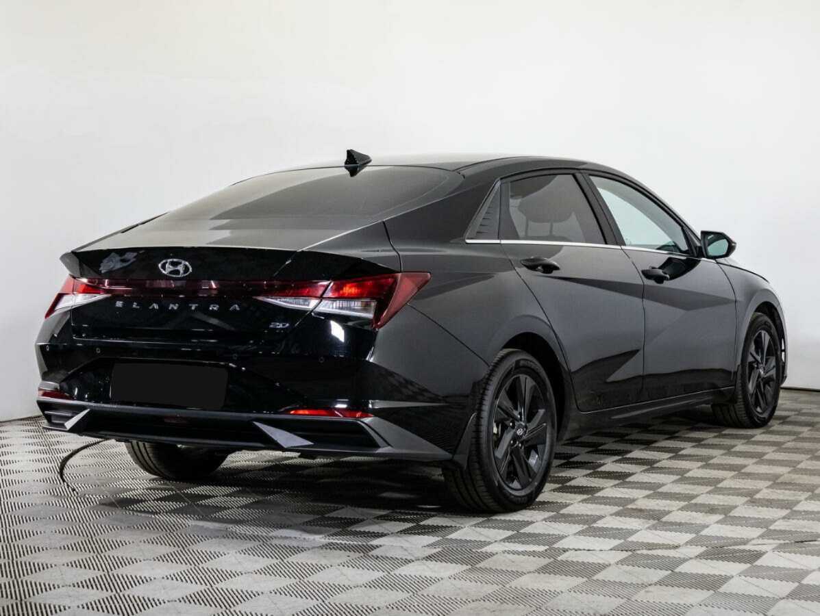 Hyundai Elantra с пробегом — 2020 год. Фото: #4