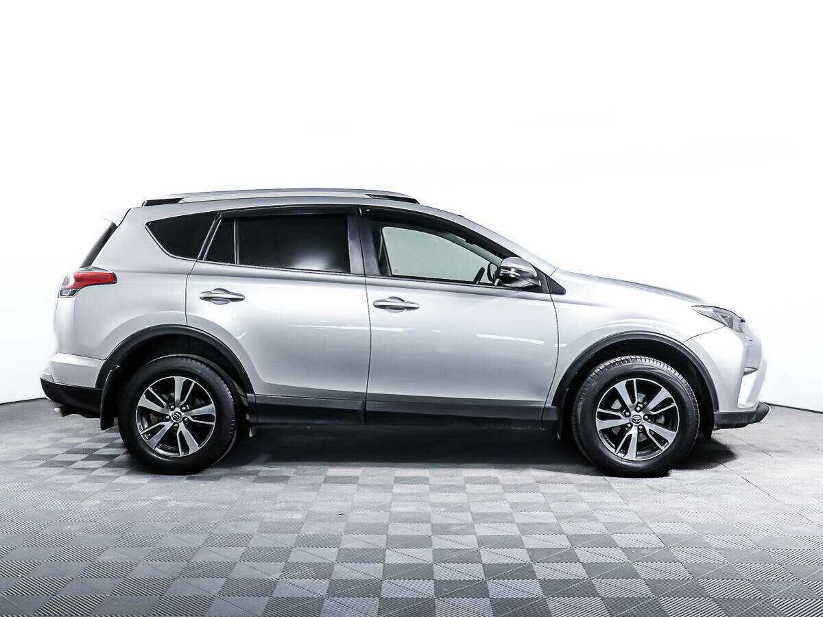 Toyota RAV4 с пробегом — 2019 год. Фото: #3