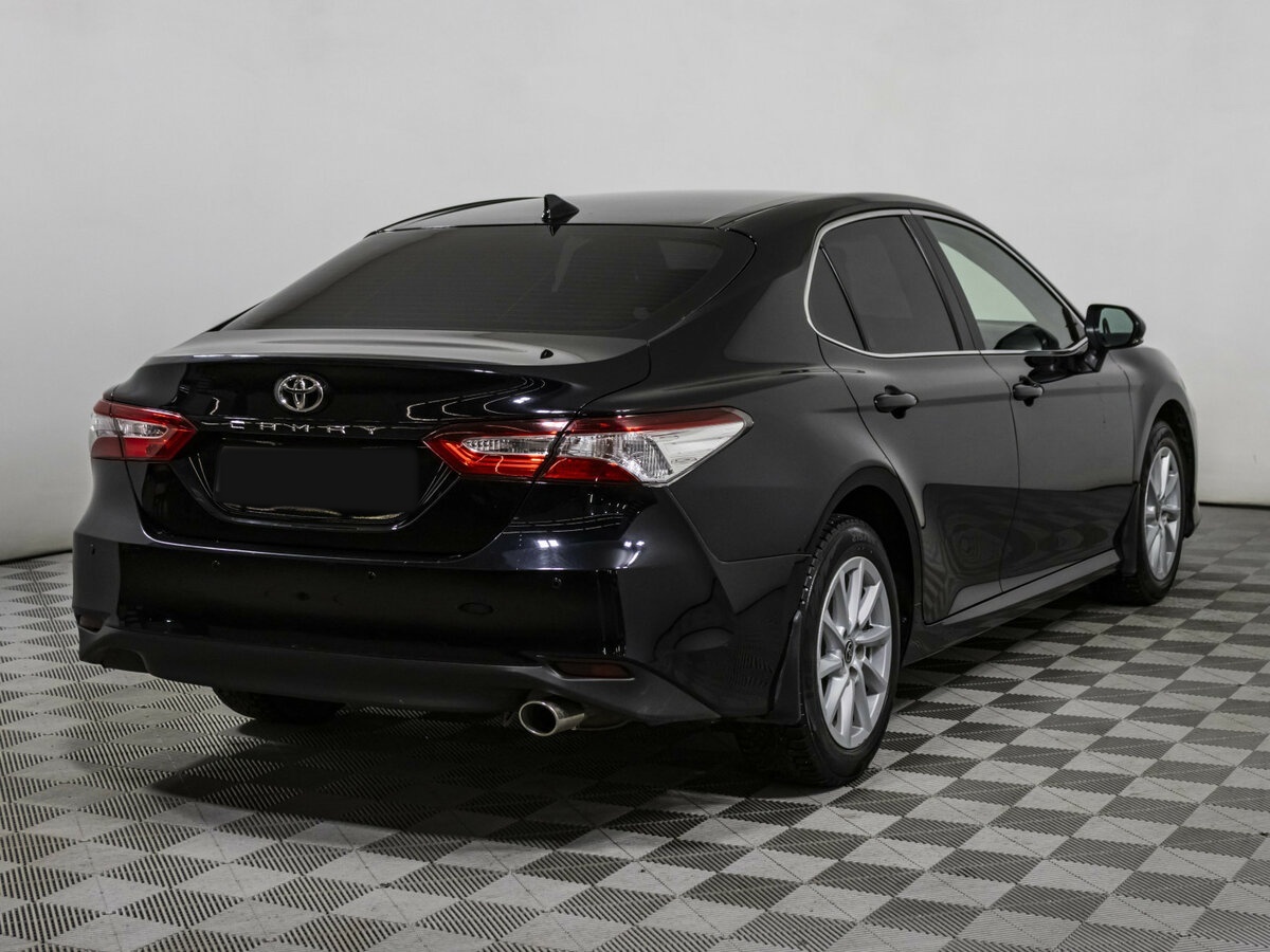Toyota Camry с пробегом — 2021 год. Фото: #3