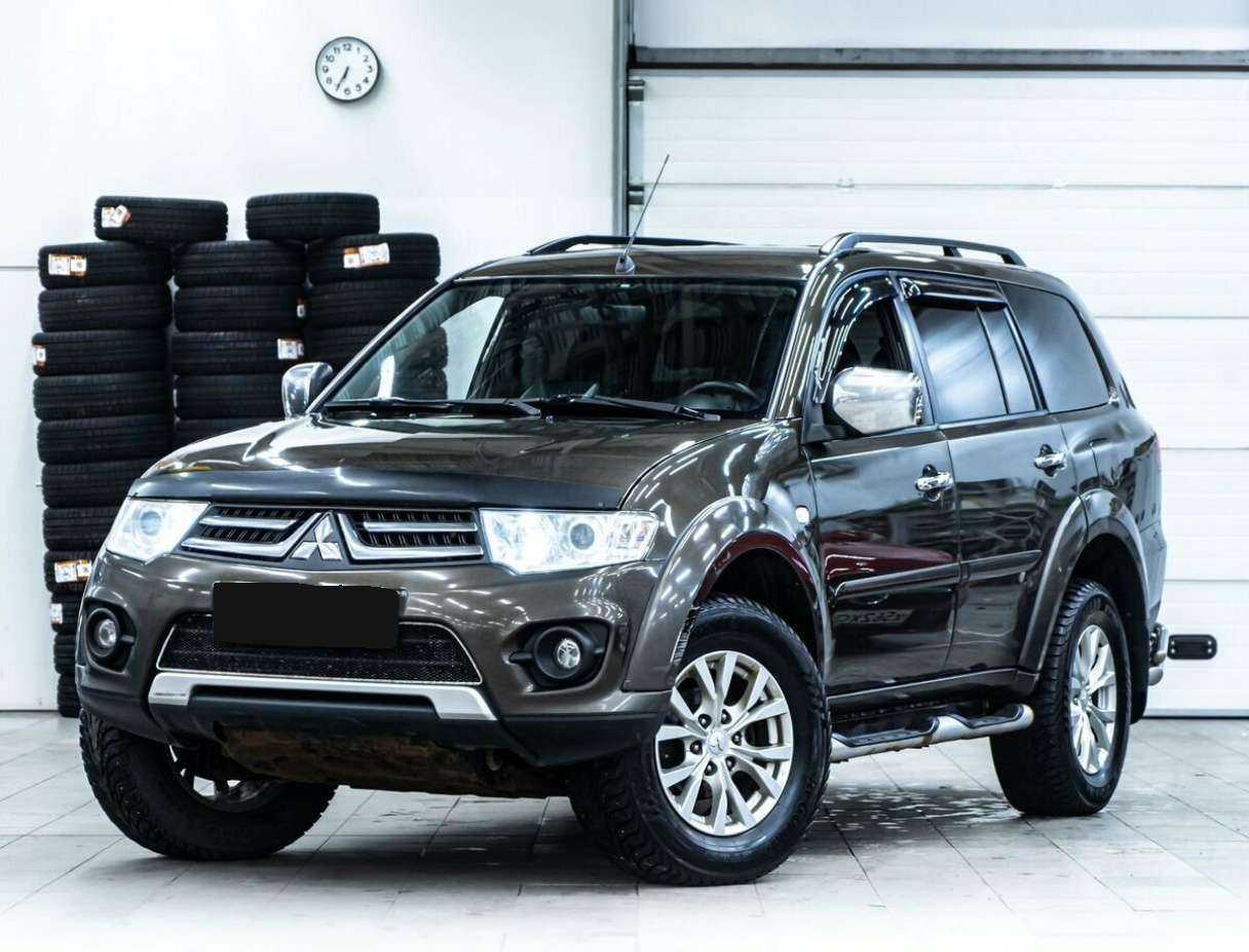 Mitsubishi Pajero Sport с пробегом — 2014 год. Фото: #0