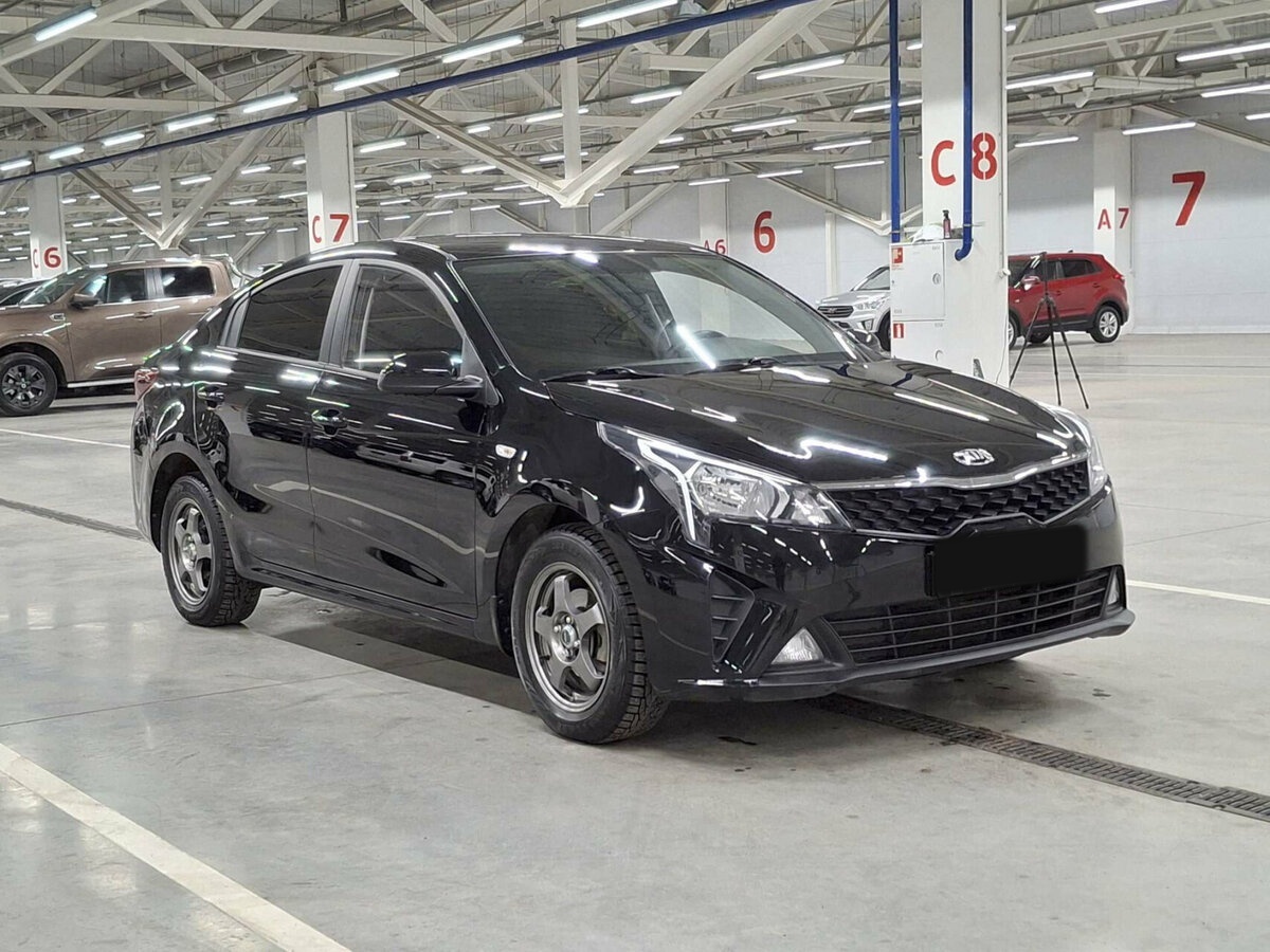 Kia Rio с пробегом — 2021 год. Фото: #2