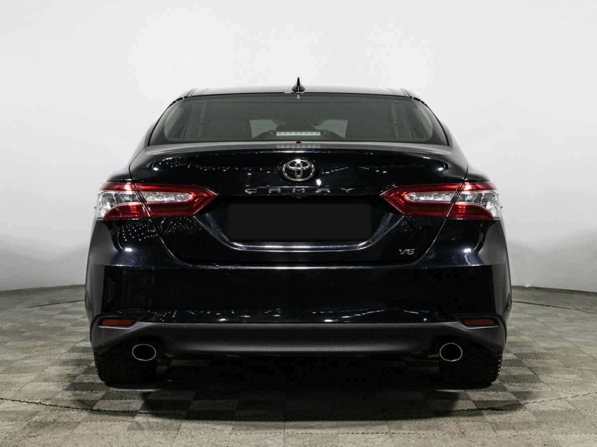 Toyota Camry с пробегом — 2018 год. Фото: #5