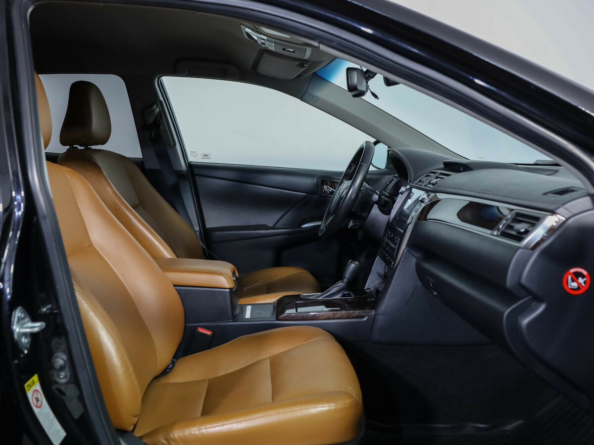 Toyota Camry с пробегом — 2017 год. Фото: #26