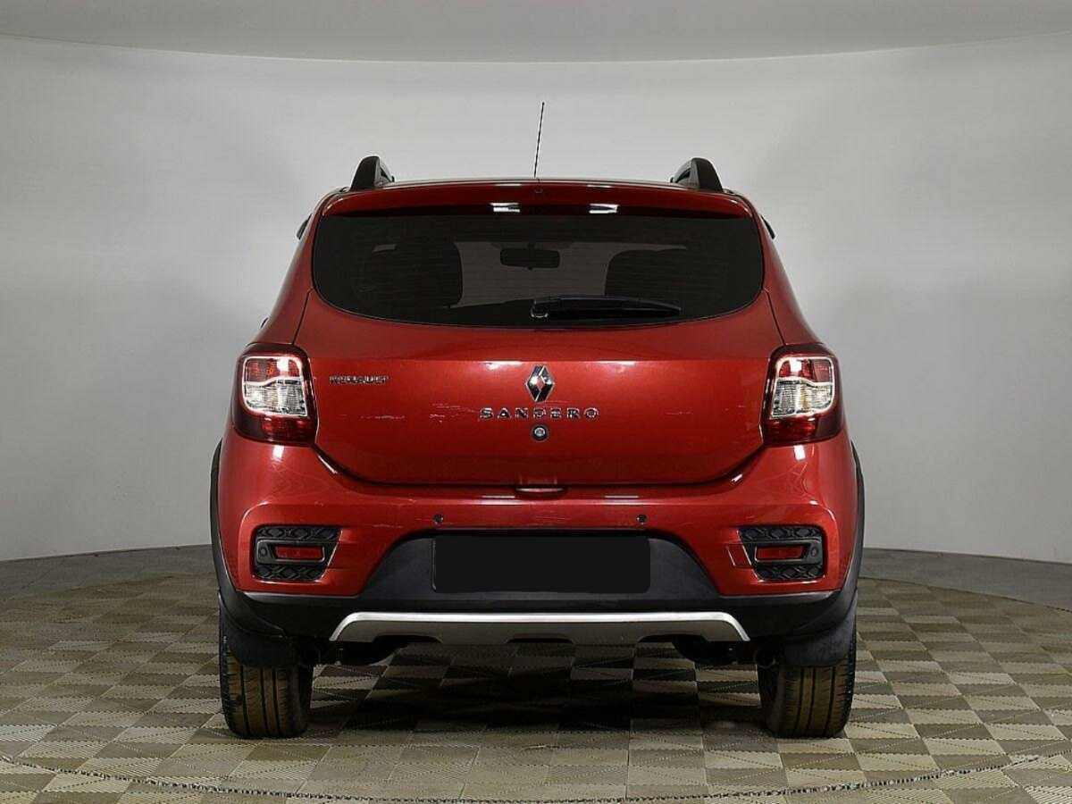 Renault Sandero с пробегом — 2017 год. Фото: #3