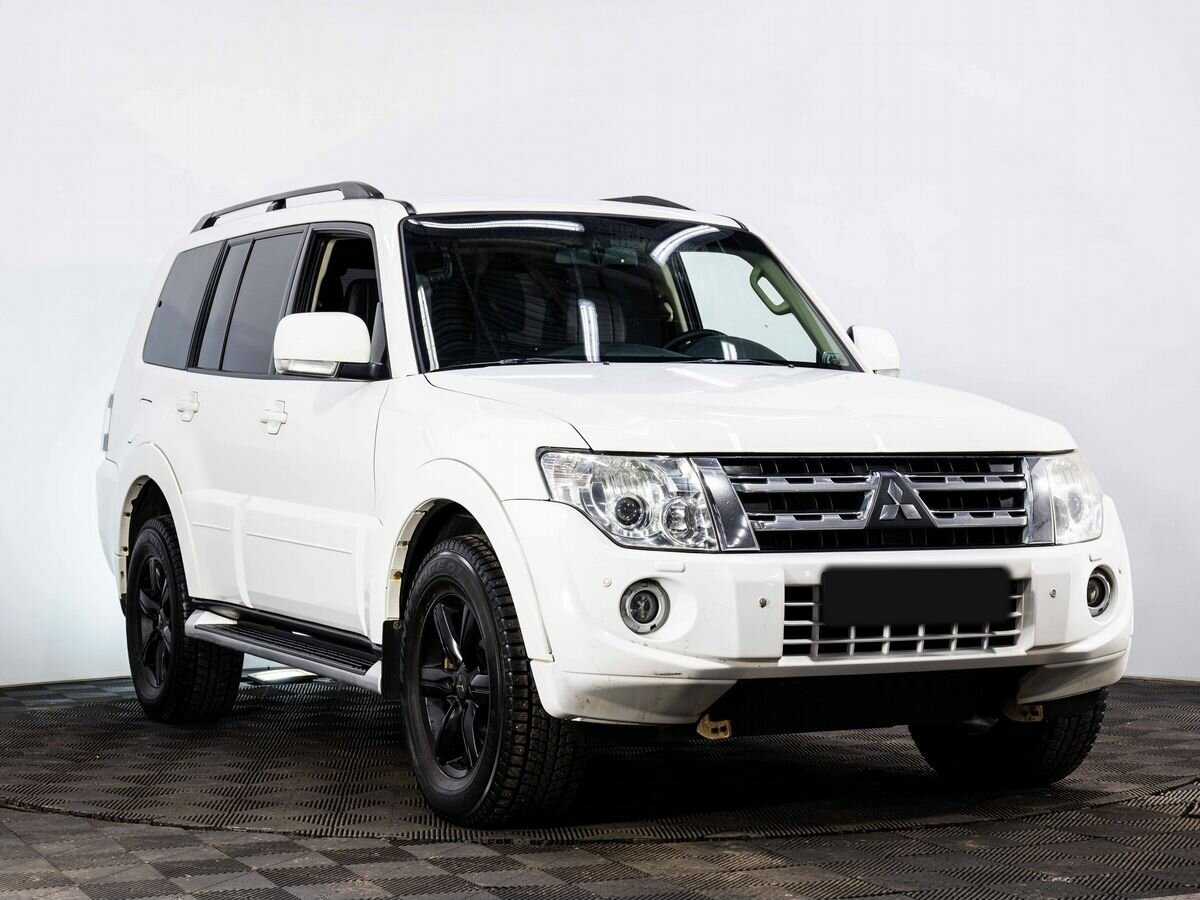 Mitsubishi Pajero с пробегом — 2013 год. Фото: #2