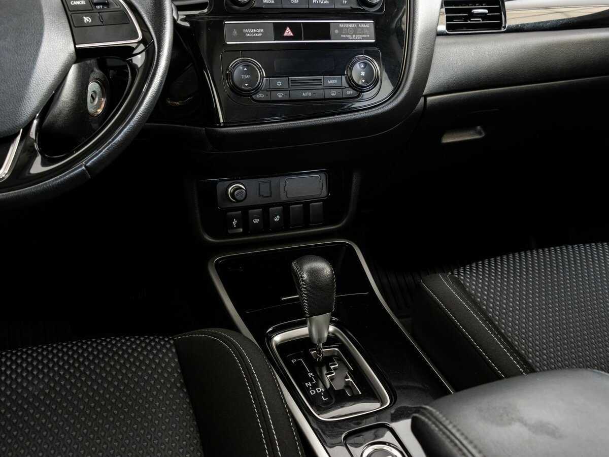 Mitsubishi Outlander с пробегом — 2018 год. Фото: #8