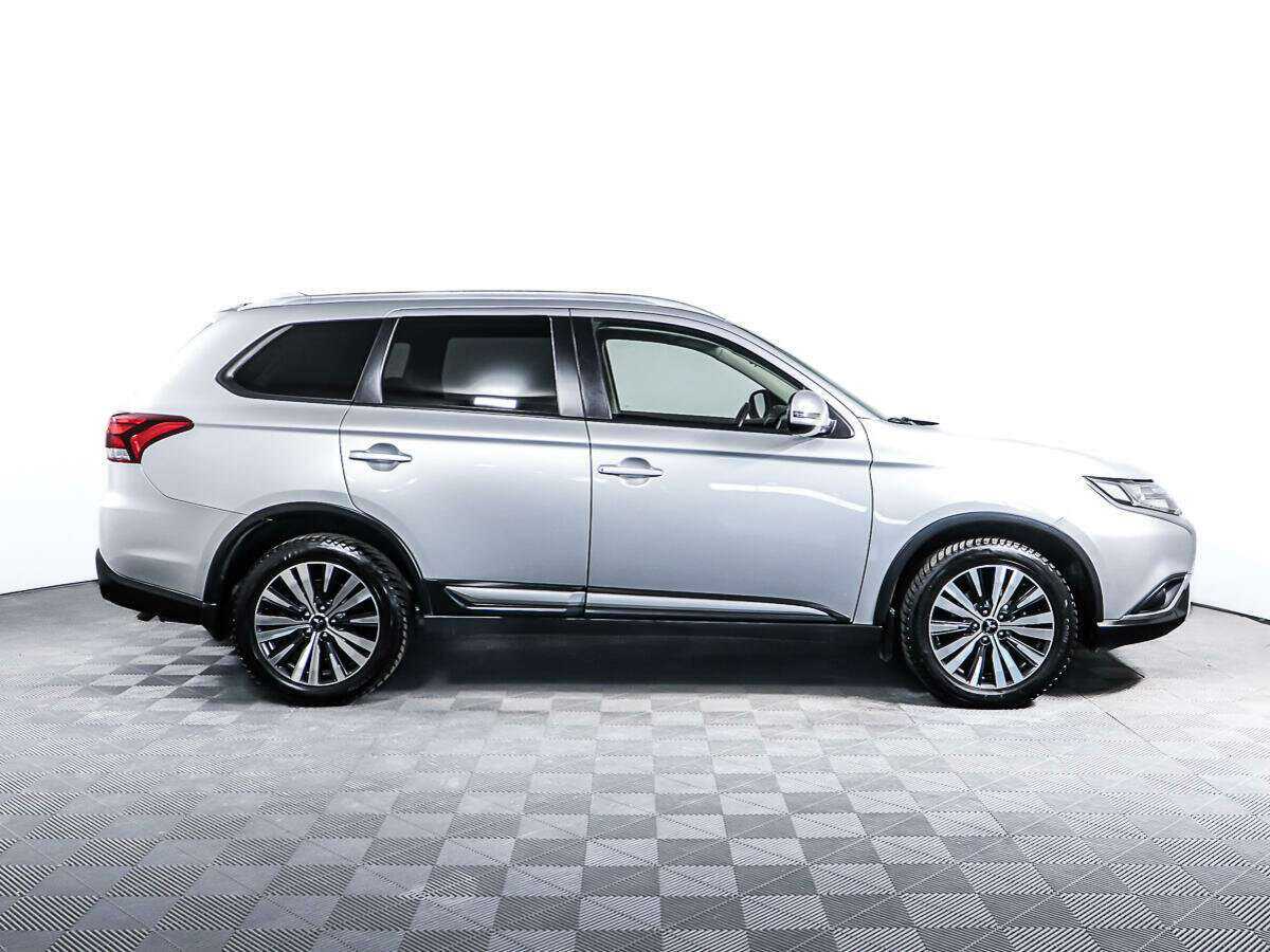 Mitsubishi Outlander с пробегом — 2019 год. Фото: #3