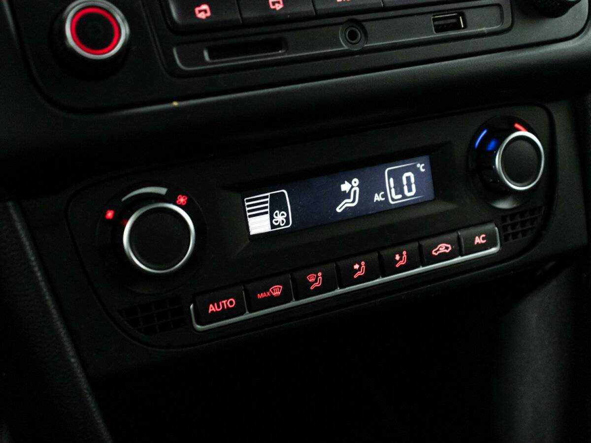 Volkswagen Polo с пробегом — 2013 год. Фото: #13