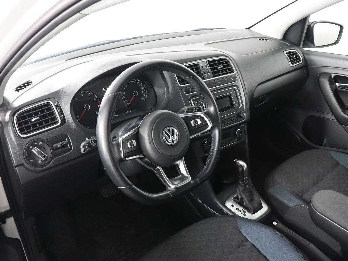 Volkswagen Polo с пробегом — 2020 год. Фото: #8