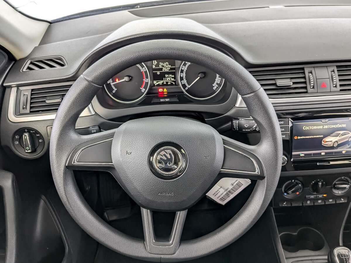 Skoda Rapid с пробегом — 2018 год. Фото: #16