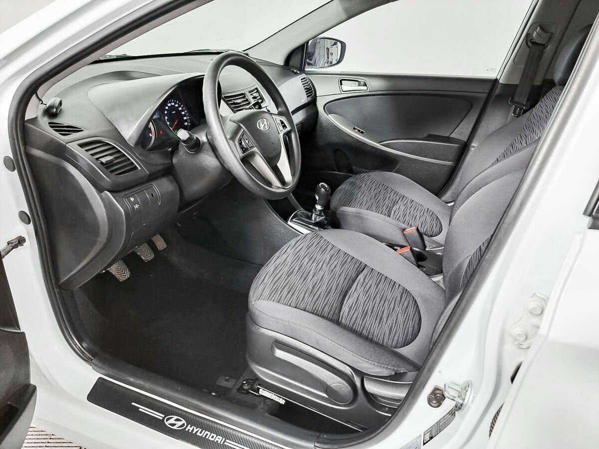 Hyundai Solaris с пробегом — 2016 год. Фото: #11