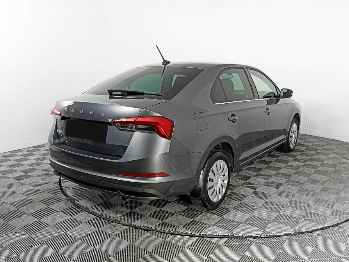 Skoda Rapid с пробегом — 2021 год. Фото: #4