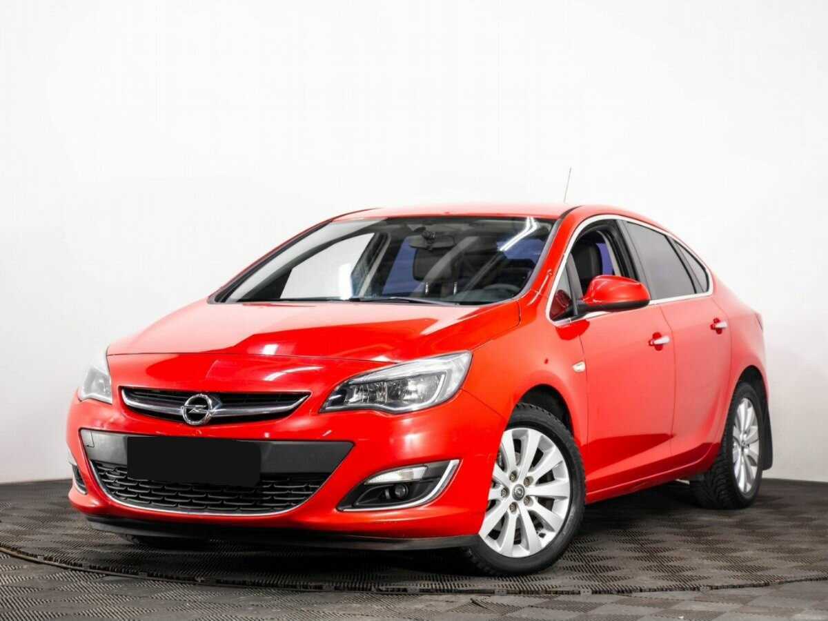 Opel Astra с пробегом — 2013 год. Фото: #0