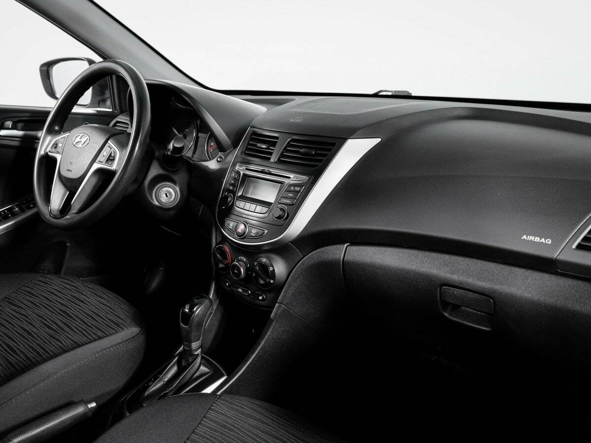 Hyundai Solaris с пробегом — 2016 год. Фото: #7