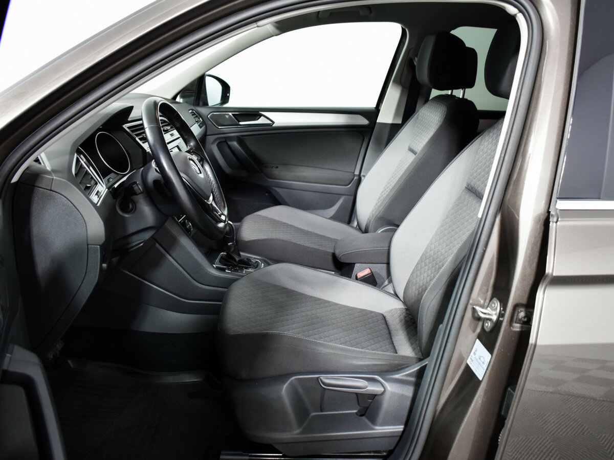 Volkswagen Tiguan с пробегом — 2018 год. Фото: #9