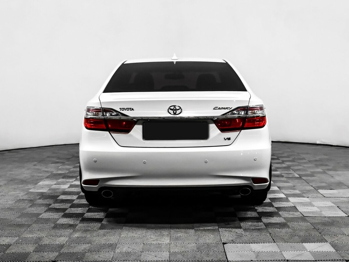 Toyota Camry с пробегом — 2016 год. Фото: #4