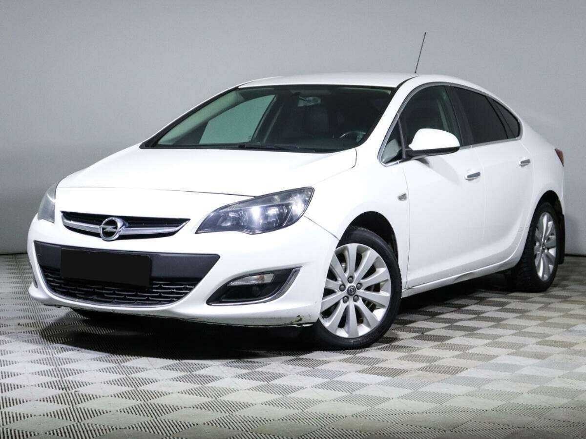 Opel Astra с пробегом — 2014 год. Фото: #0
