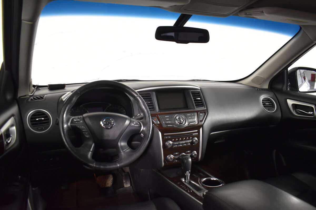 Nissan Pathfinder с пробегом — 2015 год. Фото: #11