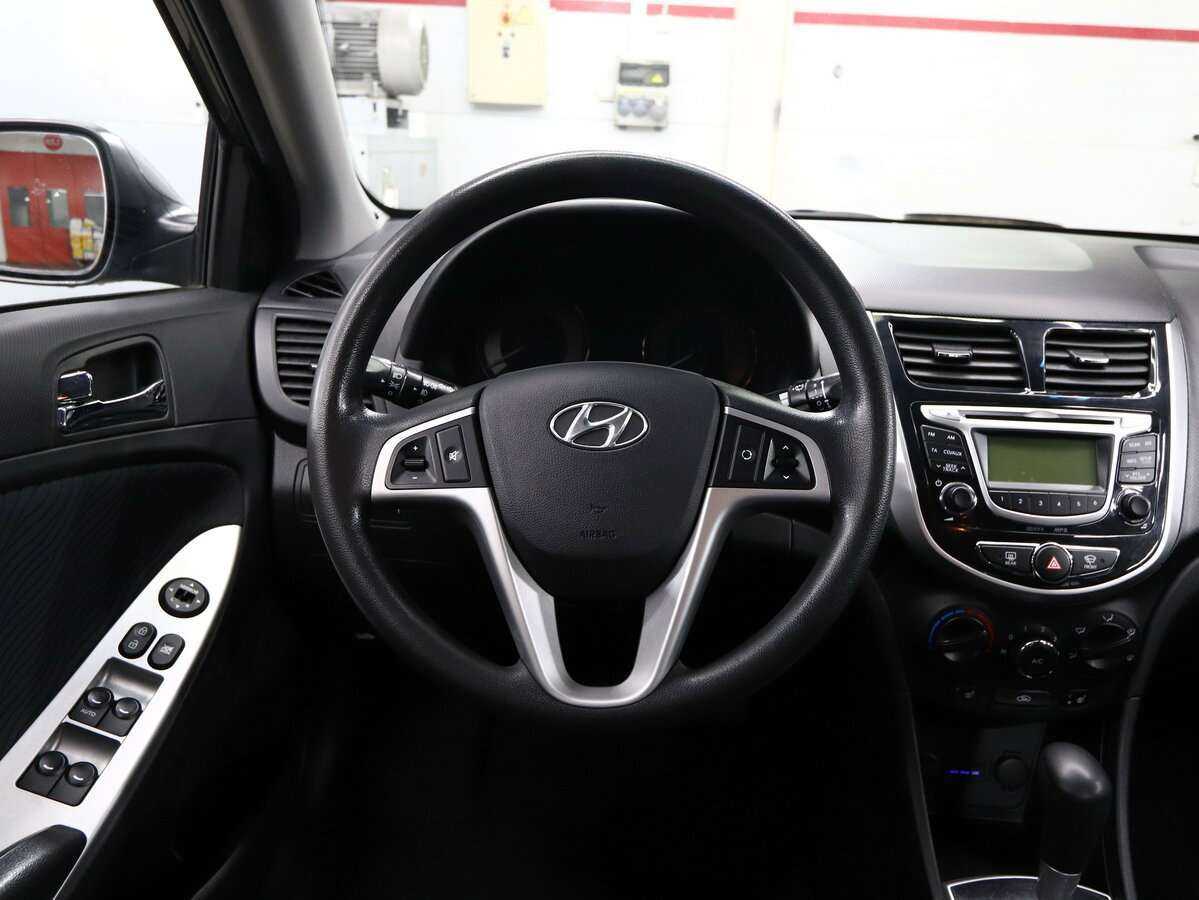 Hyundai Solaris с пробегом — 2014 год. Фото: #14