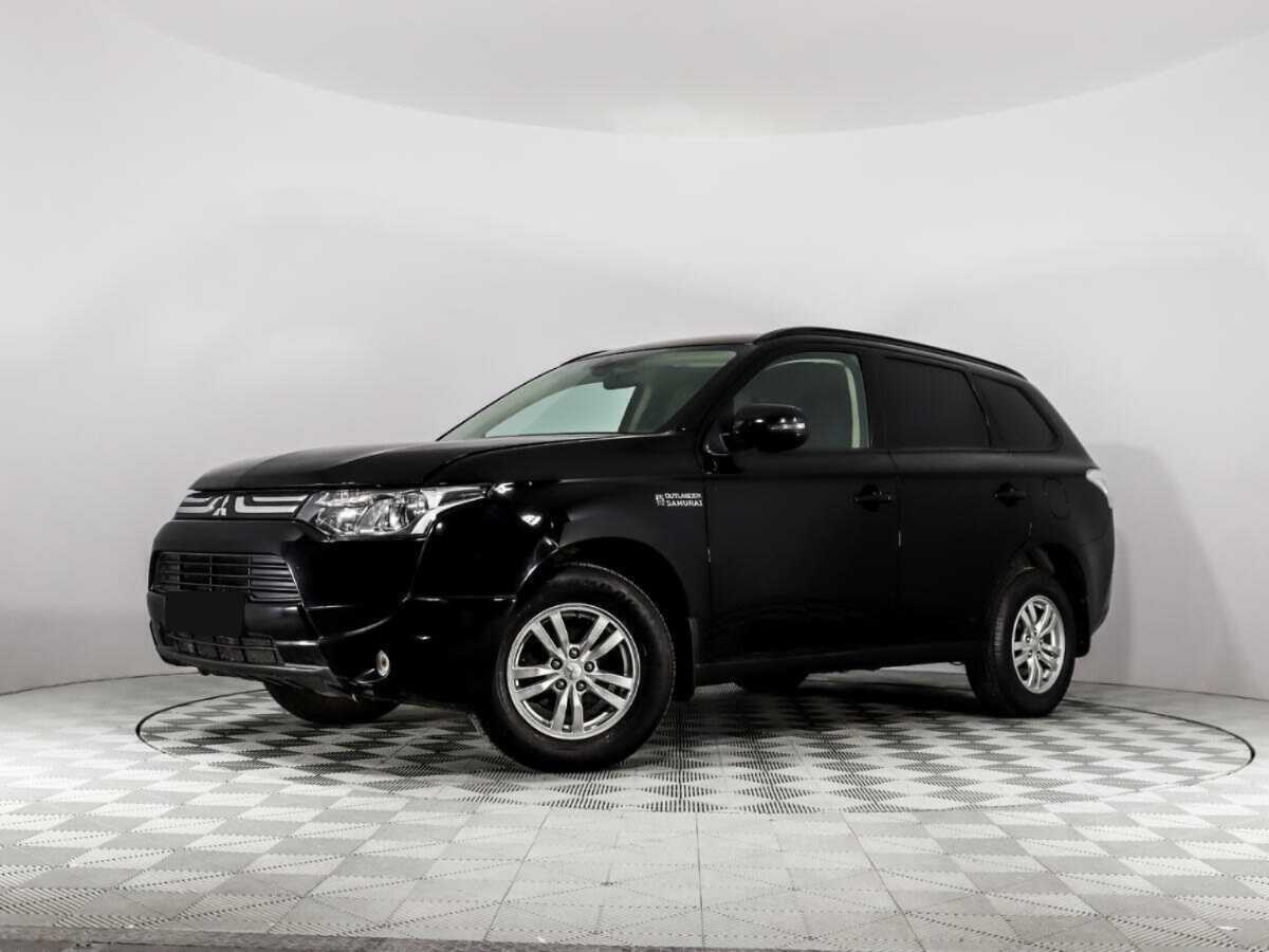 Mitsubishi Outlander с пробегом — 2014 год. Фото: #0