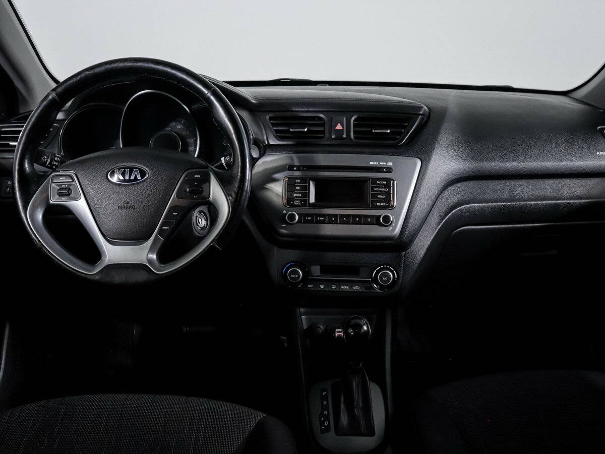 Kia Rio с пробегом — 2015 год. Фото: #9