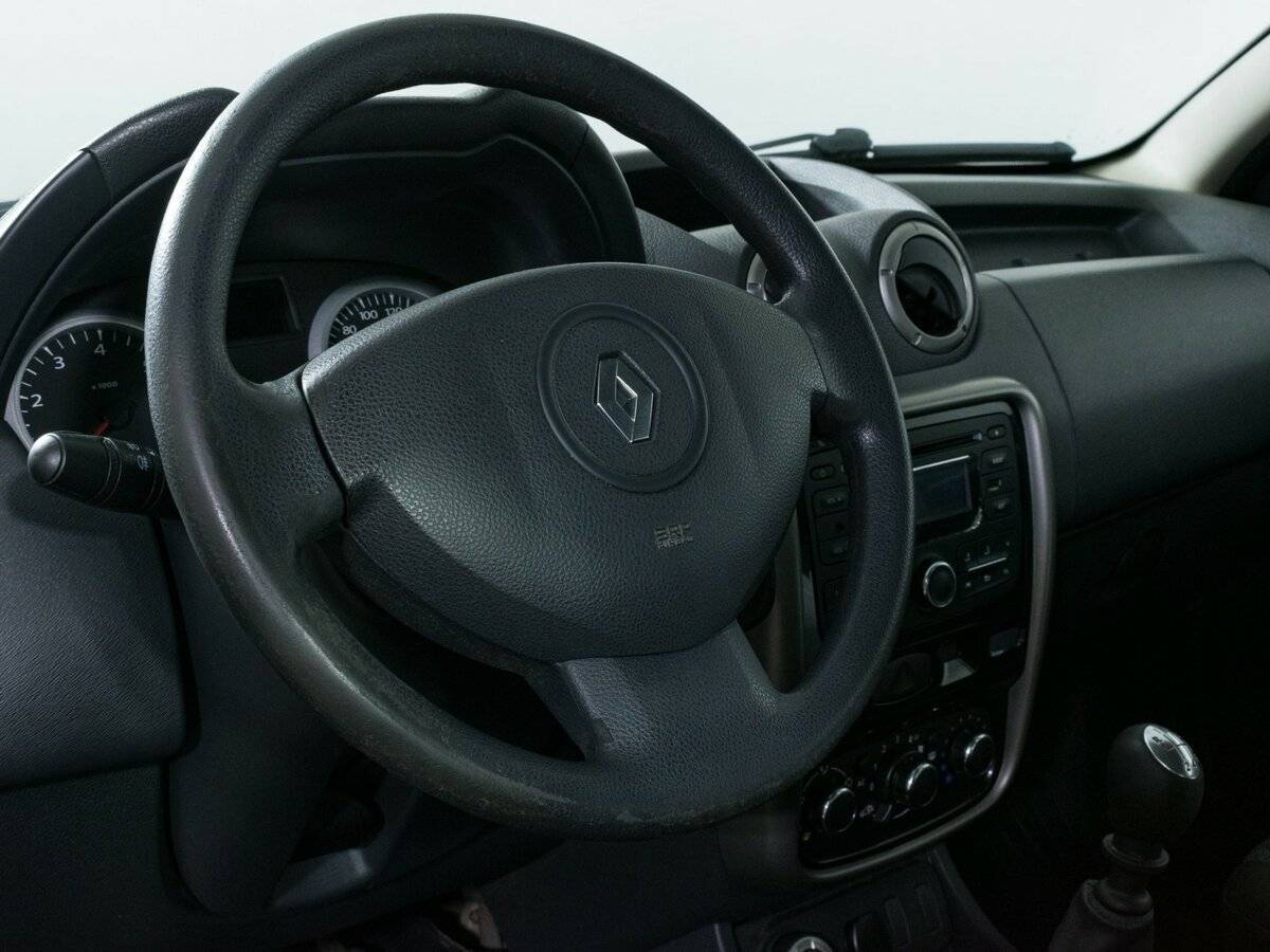 Renault Duster с пробегом — 2014 год. Фото: #13