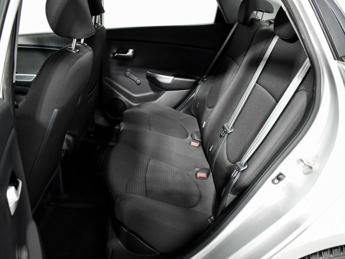 Kia Rio с пробегом — 2012 год. Фото: #10