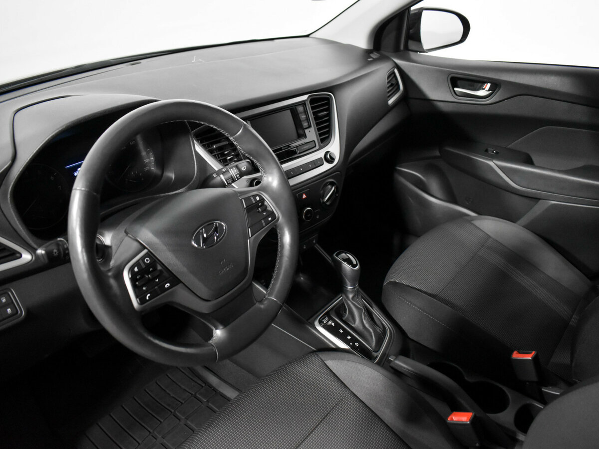 Hyundai Solaris с пробегом — 2017 год. Фото: #8