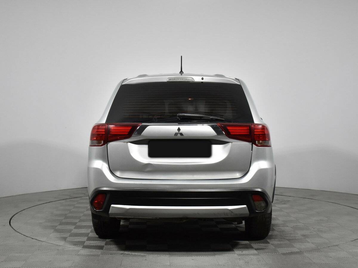 Mitsubishi Outlander с пробегом — 2015 год. Фото: #5