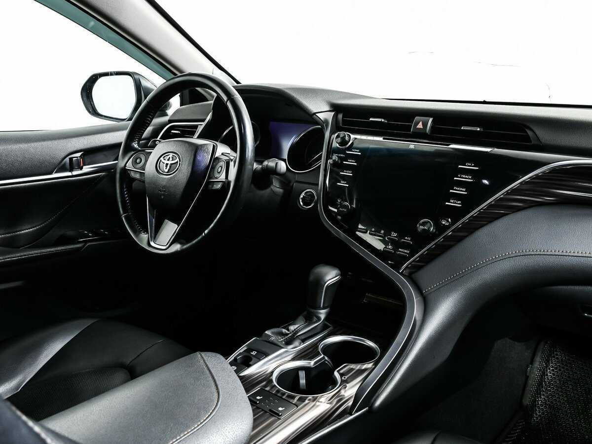 Toyota Camry с пробегом — 2019 год. Фото: #8