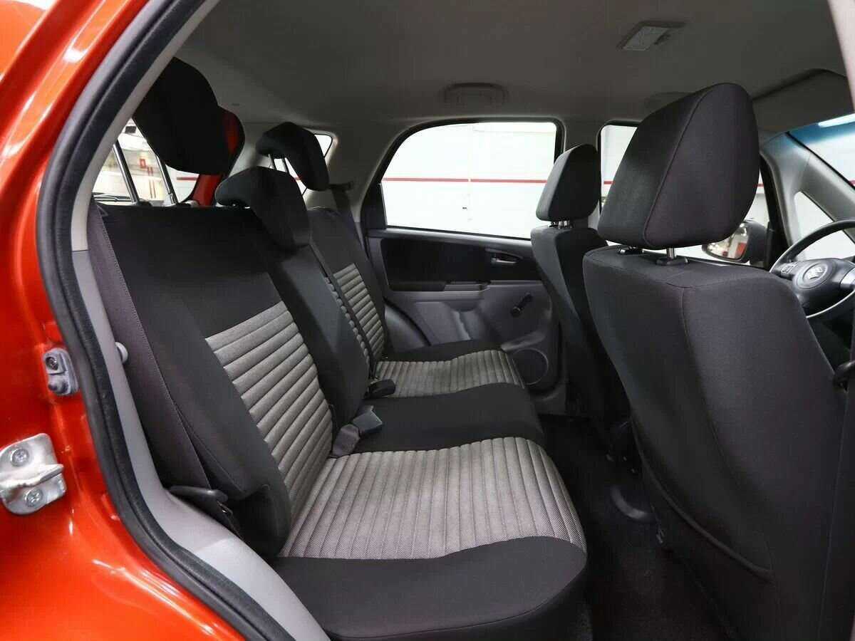 Suzuki SX4 с пробегом — 2013 год. Фото: #20