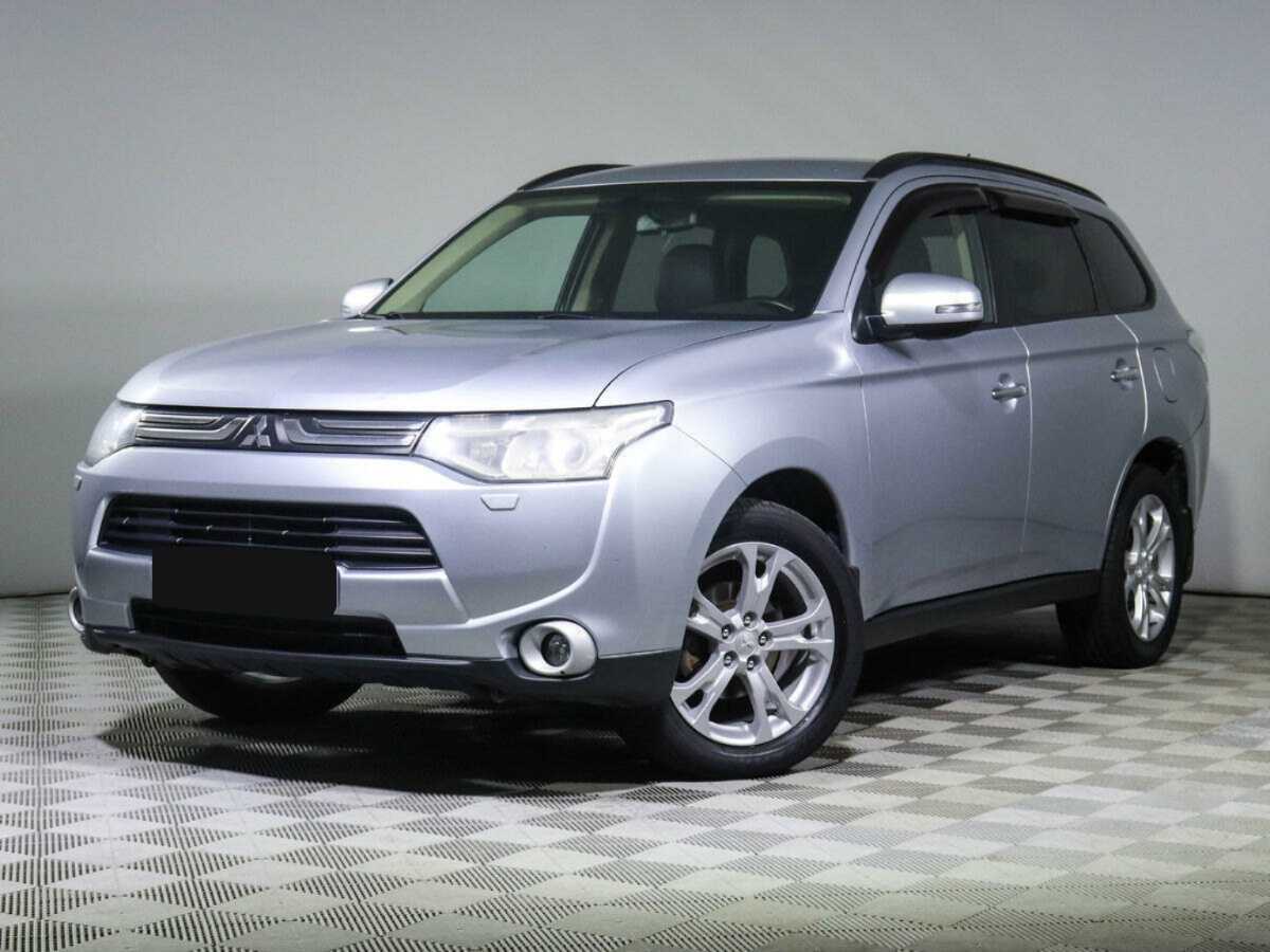 Mitsubishi Outlander с пробегом — 2012 год. Фото: #0