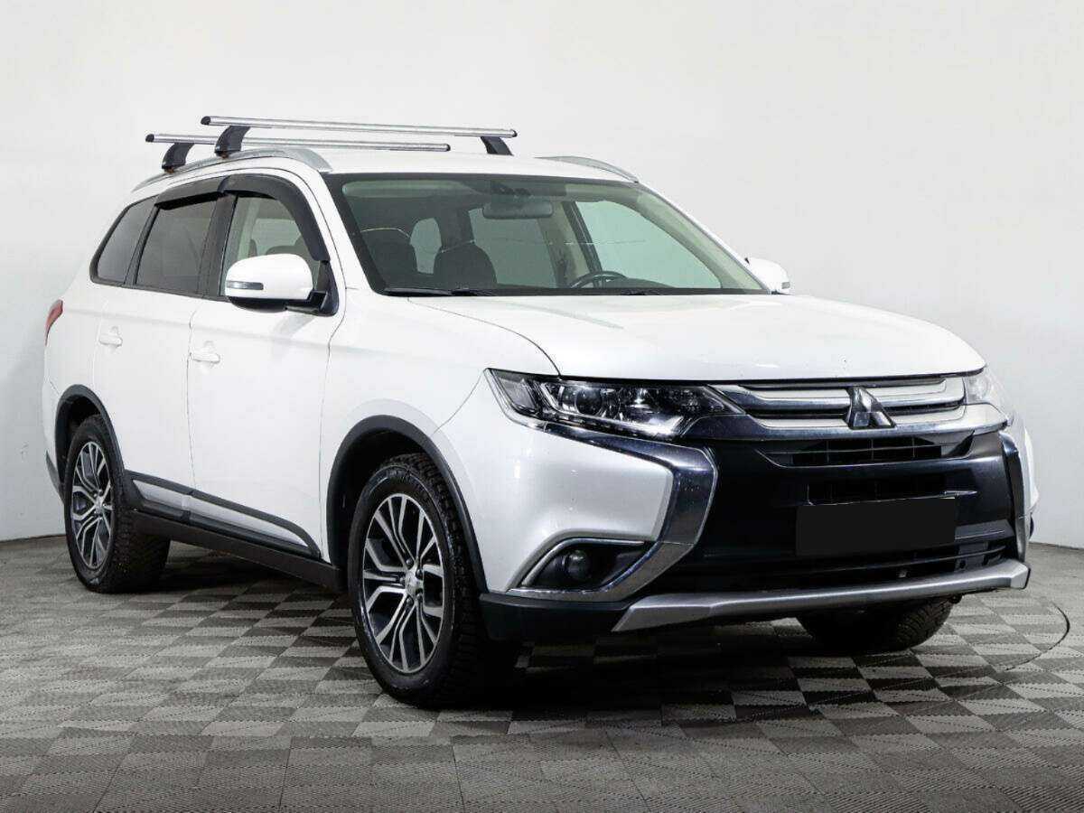 Mitsubishi Outlander с пробегом — 2018 год. Фото: #2